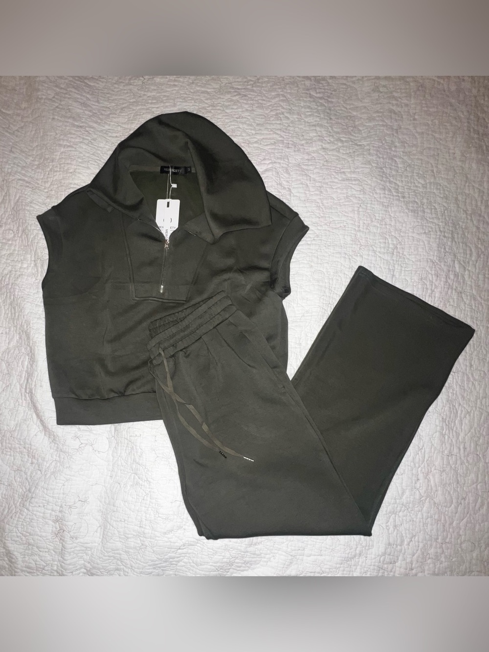 Sweatshirt & Jogger Set - Dark Olive Great for Traveling